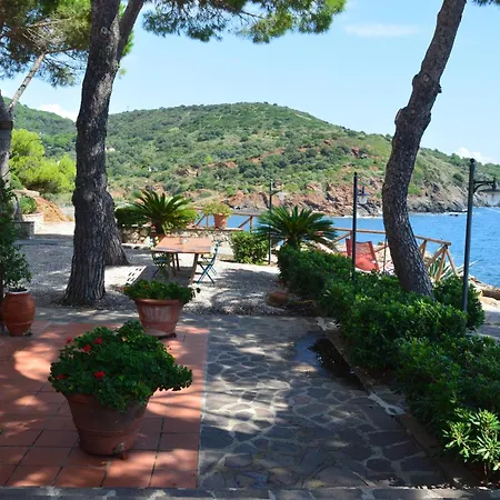 Fascinosa Casa Sul Mare In Posizione Mozzafiato